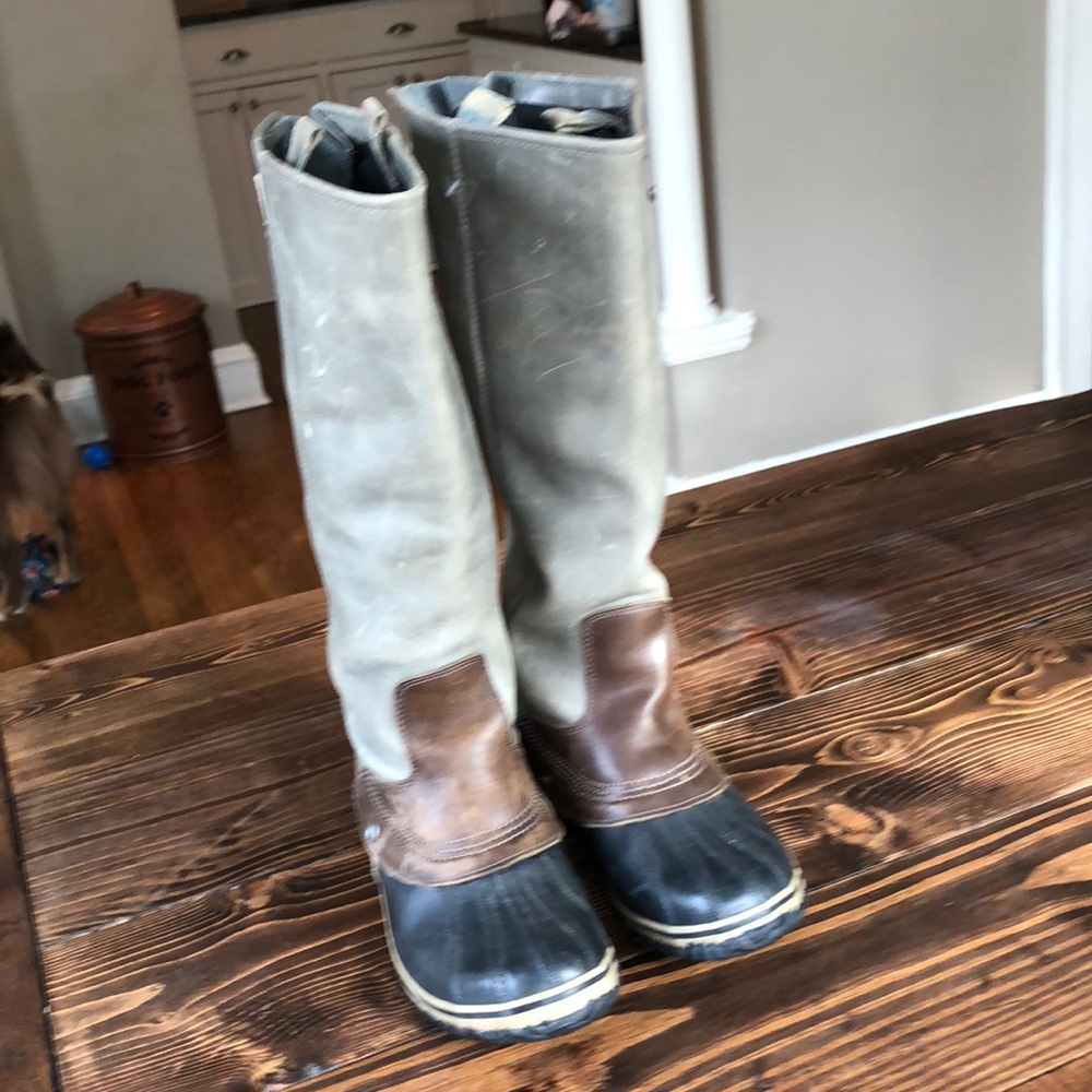 Sorel grey boots 9